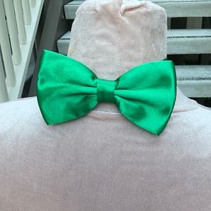 Kelly Green Satin bowtie prom formal NEW irish ireland